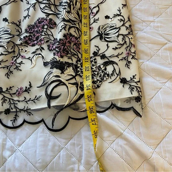 Like New Aidan Mattox Black and White Floral Mini Dress size 8 - Picture 6 of 8